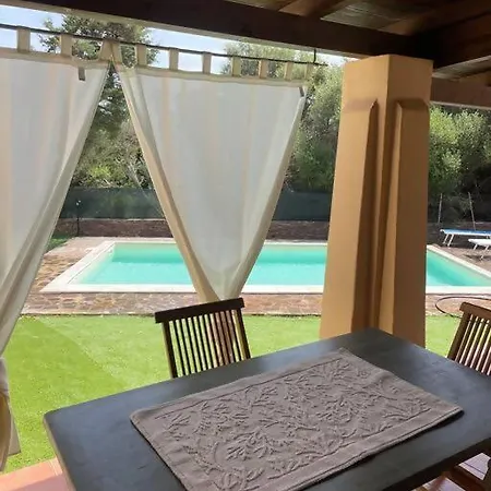 Olivastro Piscina Privata