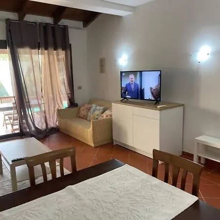 Olivastro Piscina Privata Semesterbostad *