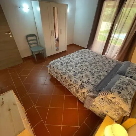 Olivastro Piscina Privata Semesterbostad