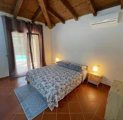 בית נופש Olivastro Piscina Privata סטינטינו